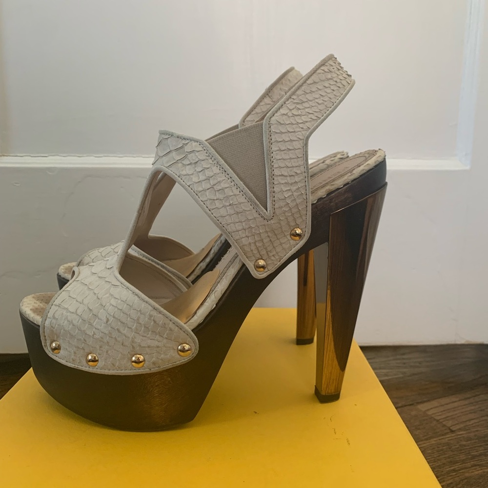 Authentic FENDI - Picture 3 of 6